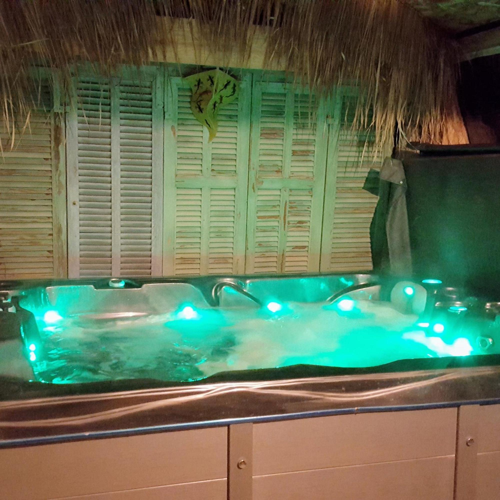 Logement De Charme Avec Piscine Et Jacuzzi Carnoules  Exteriér fotografie